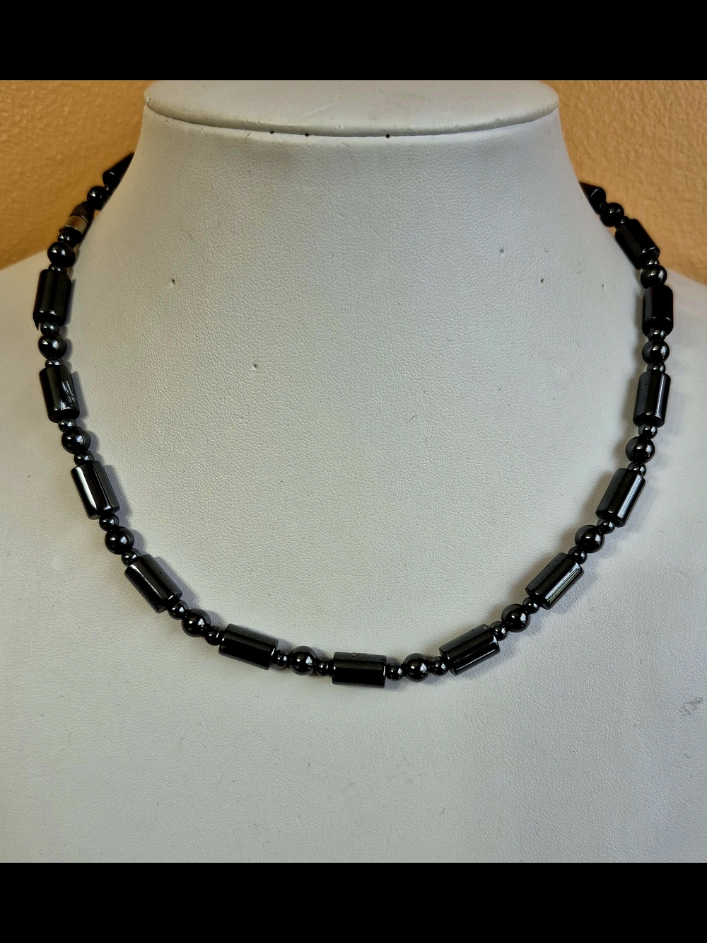 Hematite Cylinder & Round Bead Necklace - Black